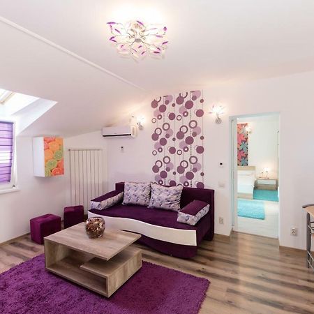 Queen Holiday Apartment Bucharest Luaran gambar