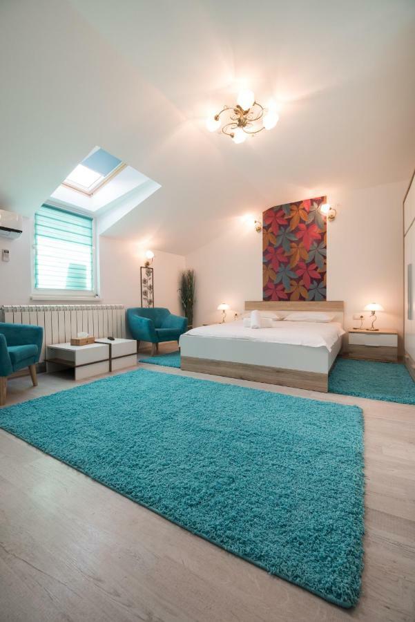 Queen Holiday Apartment Bucharest Luaran gambar